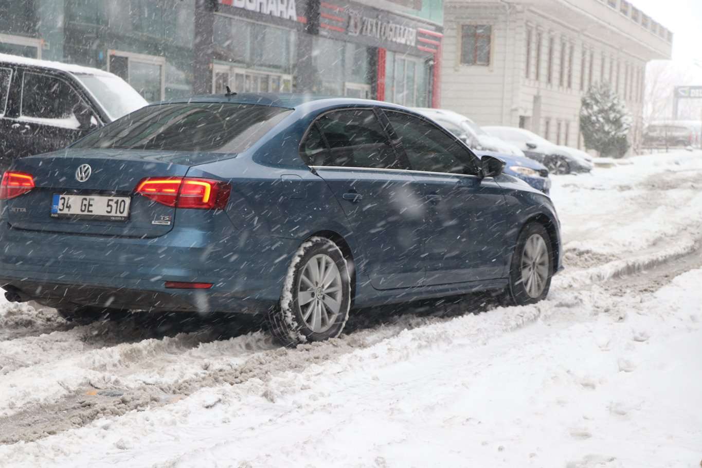 İstanbul'da kar ve tipi etkili olmaya başladı